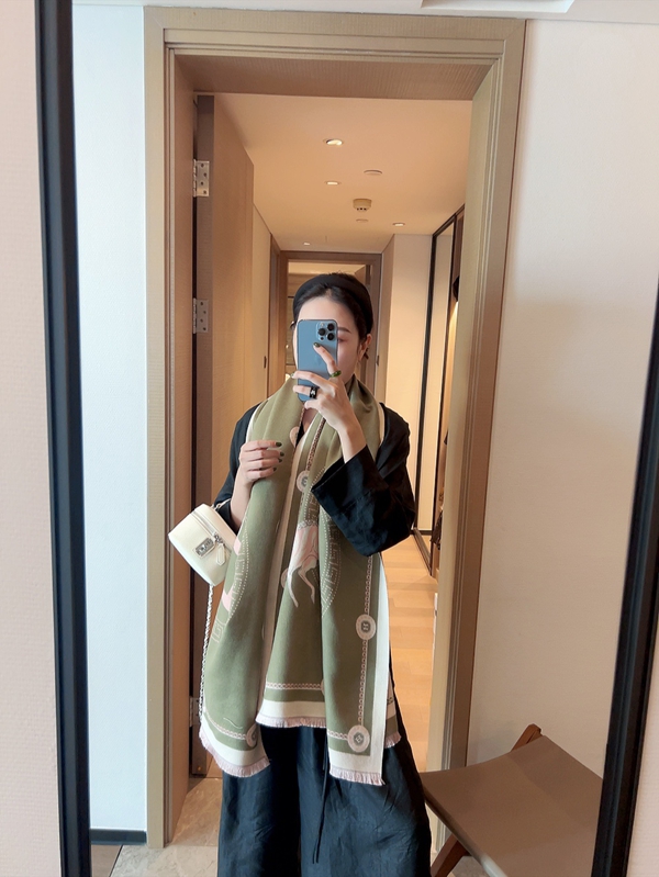 ブランドマフラー背面デザイン